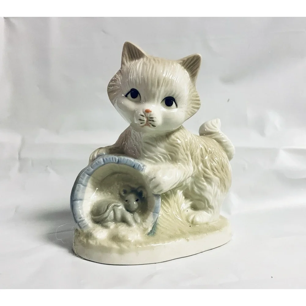 Original Artmark Porcelain Cat with Mice in Basket 4.5